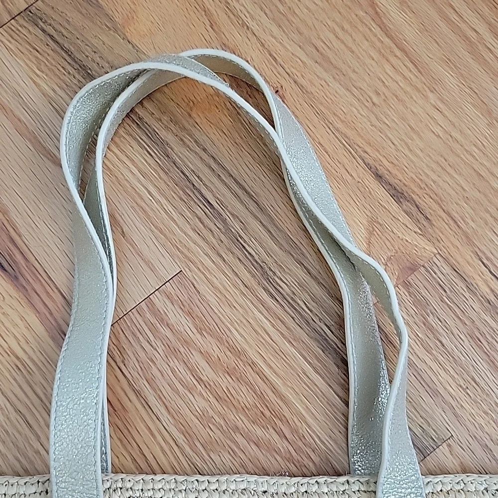 Tommy Bahama Purse - Picture 3 of 7